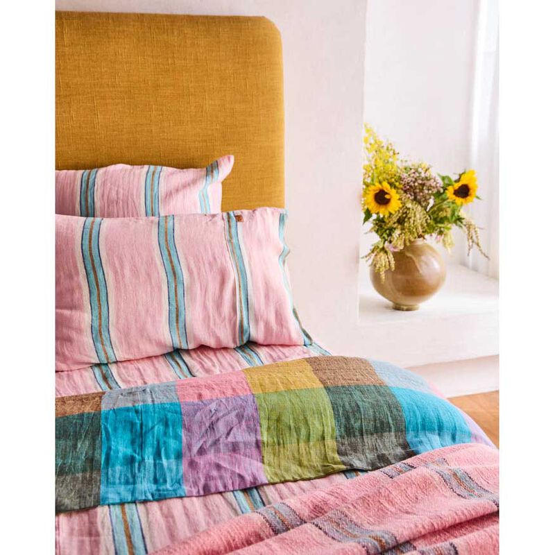Kip&Co Tickled Pink Stripe Linen Pillowcases 2P Std Set image number 2